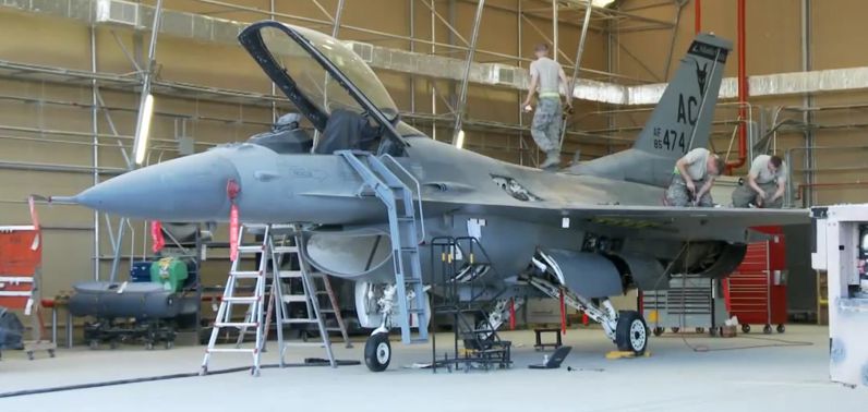 Airmen maintaining F-16 at Kandahar Air Field, Afghanistan